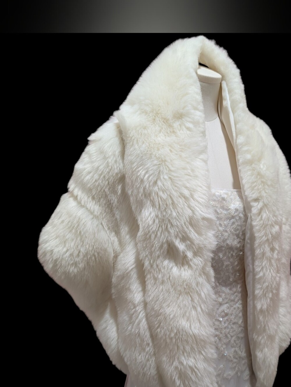 White Large Faux Fur Stole ‼️Open To Offers - Picture 4 of 5